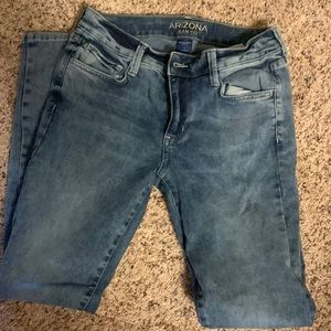 Junior size 7 Arizona brand skinny jeans